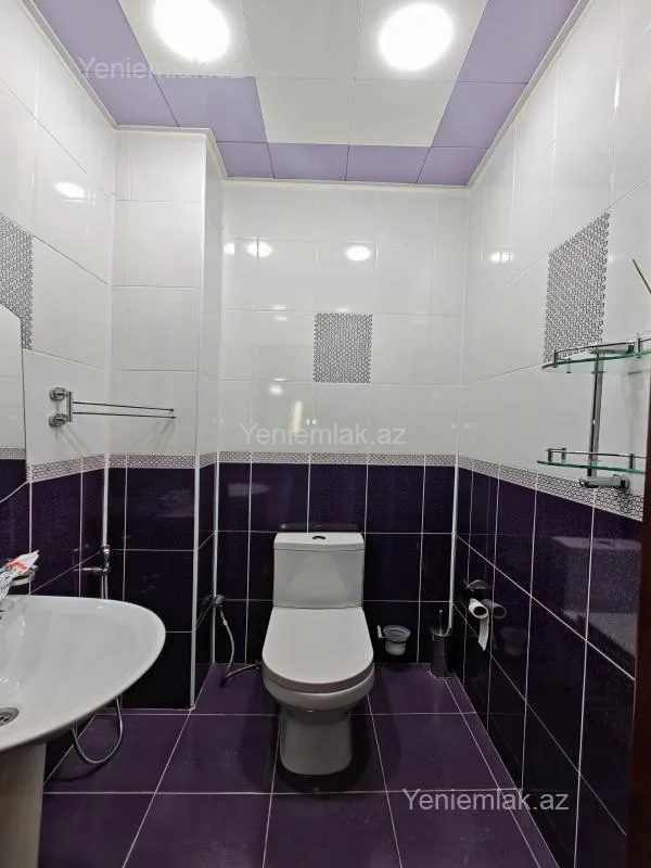 Satılır 3 otaqlı yeni tikili 130 m²