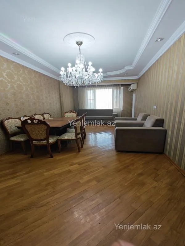 Satılır 3 otaqlı yeni tikili 130 m²