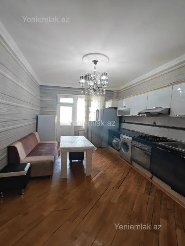 Satılır 3 otaqlı yeni tikili 130 m²