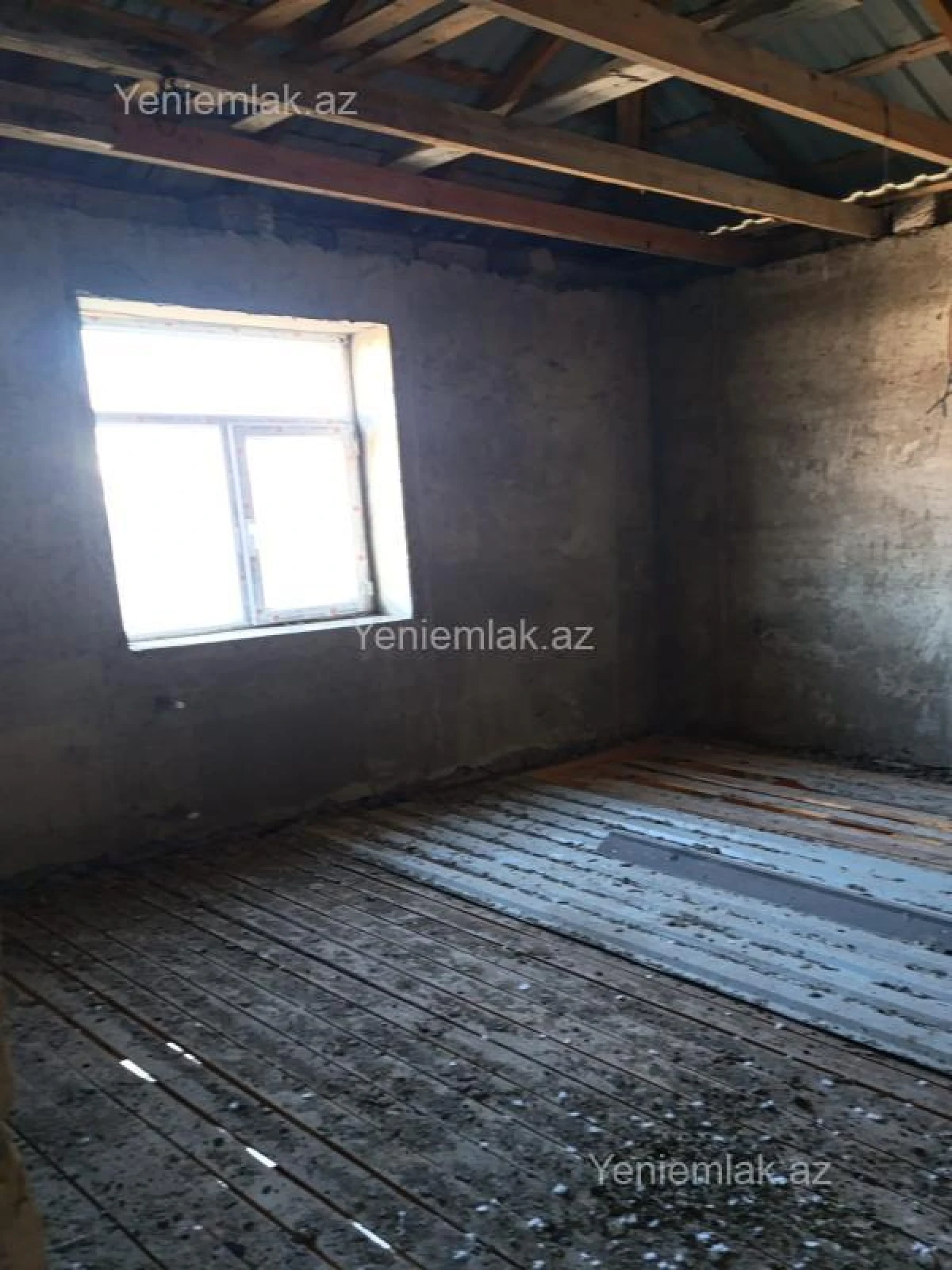 Satılır 5 otaqlı həyət evi 160 m²