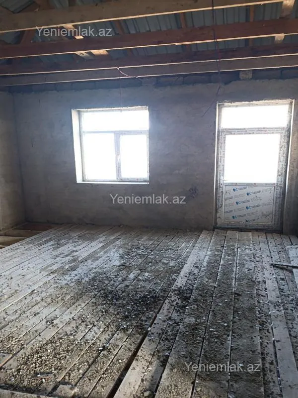 Satılır 5 otaqlı həyət evi 160 m²