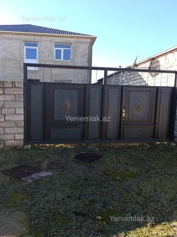 Satılır 5 otaqlı həyət evi 160 m²