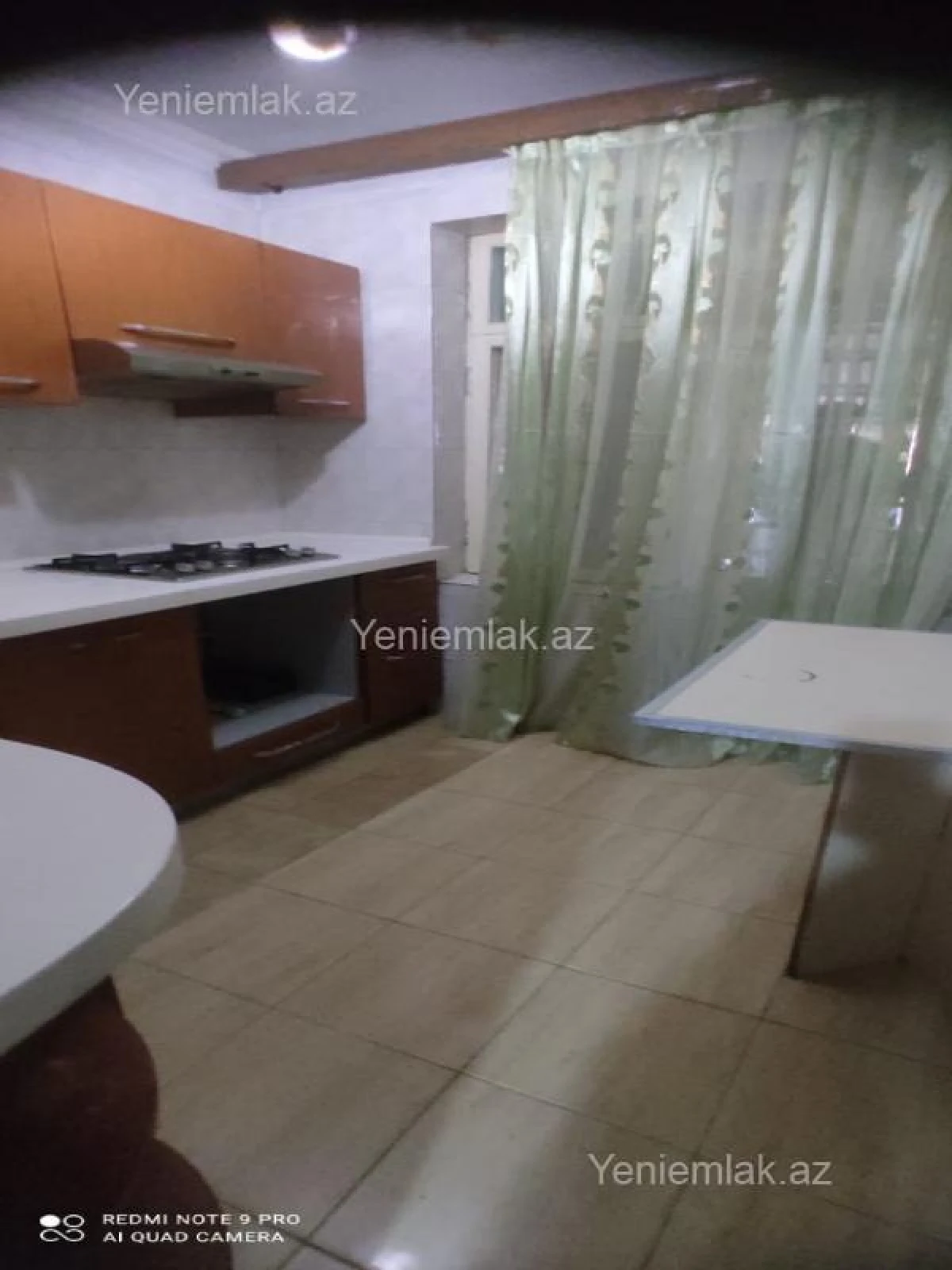 Satılır 3 otaqlı köhnə tikili 85 m²