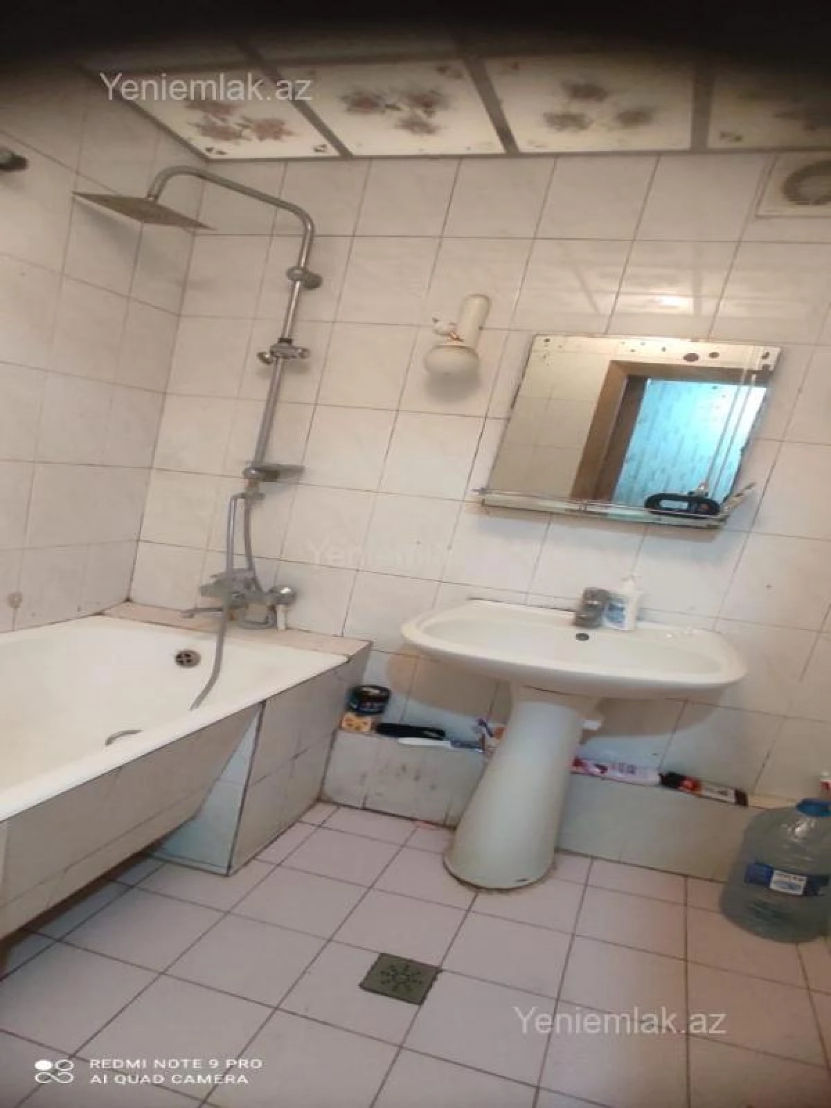 Satılır 3 otaqlı köhnə tikili 85 m²