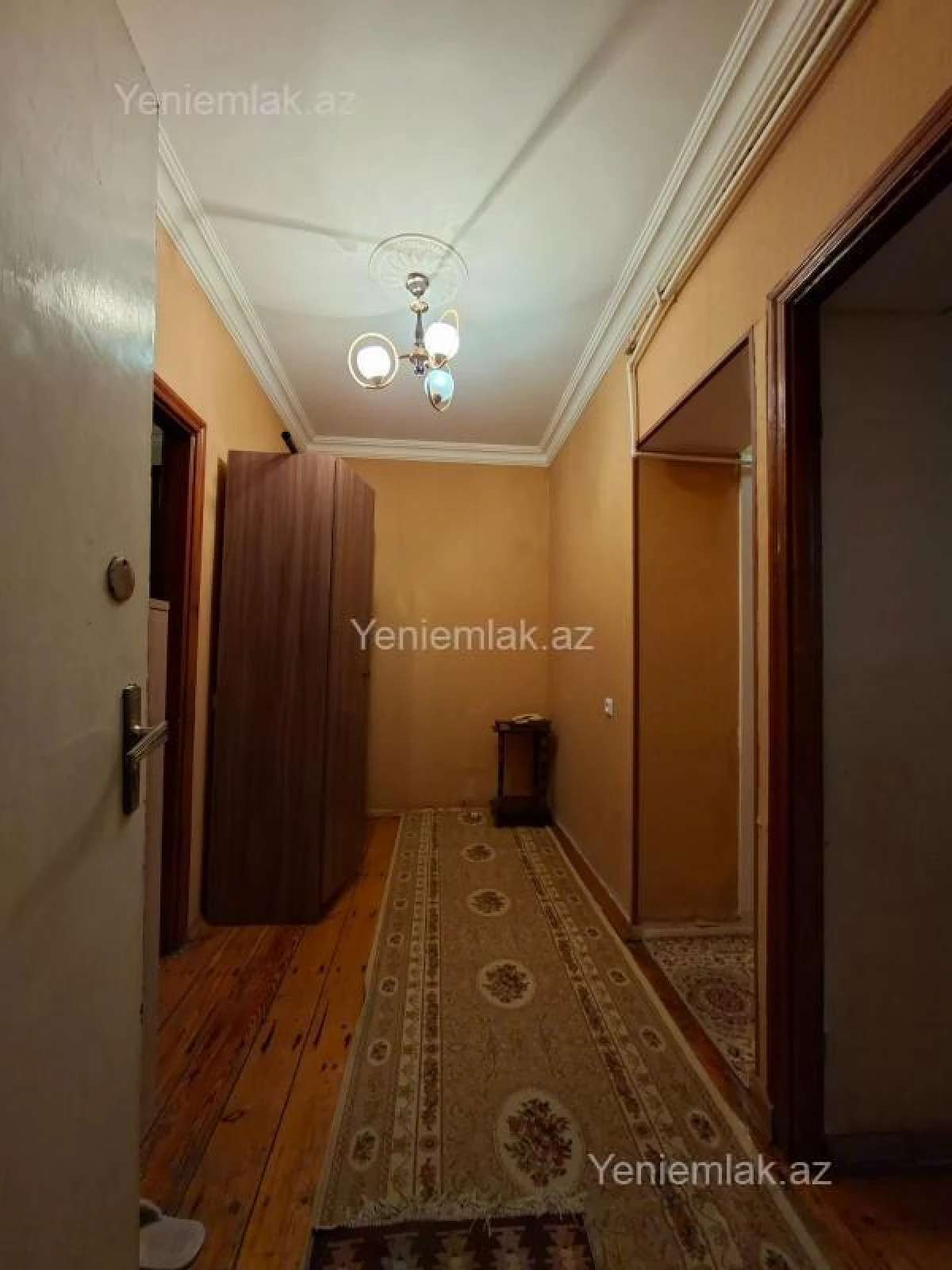 Satılır 2 otaqlı köhnə tikili 76 m²