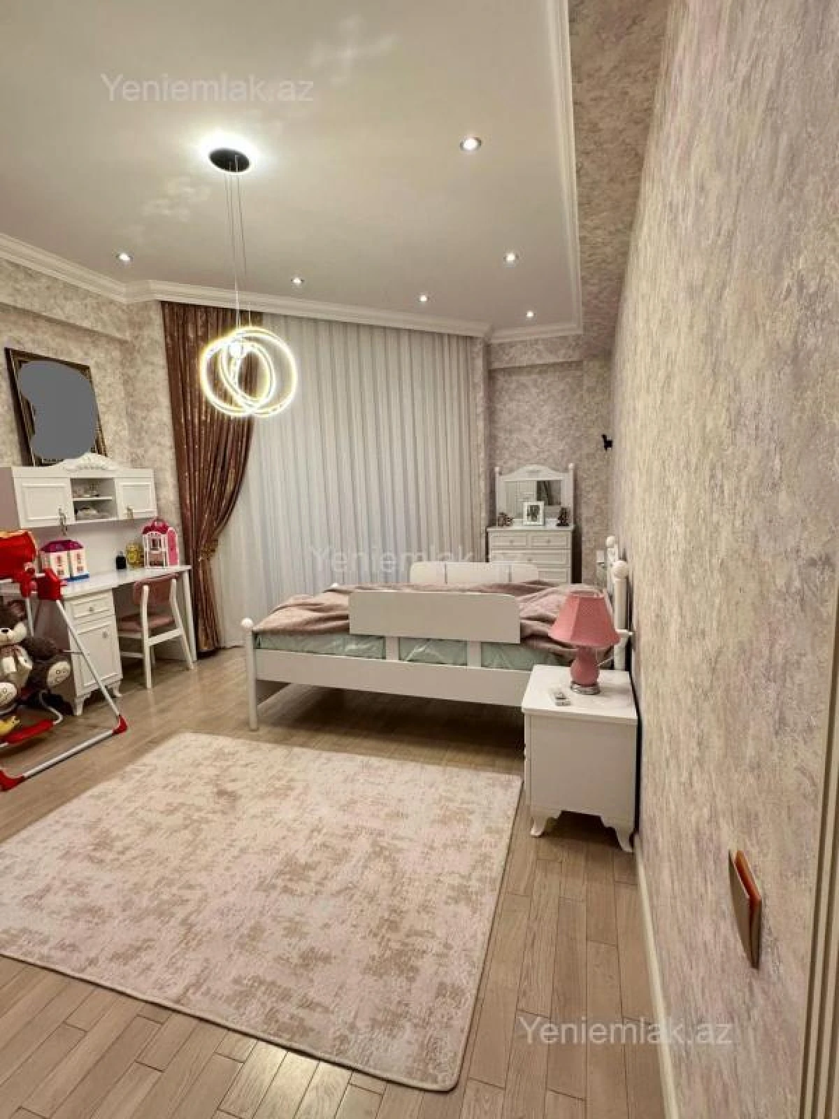 Satılır 3 otaqlı yeni tikili 196 m²