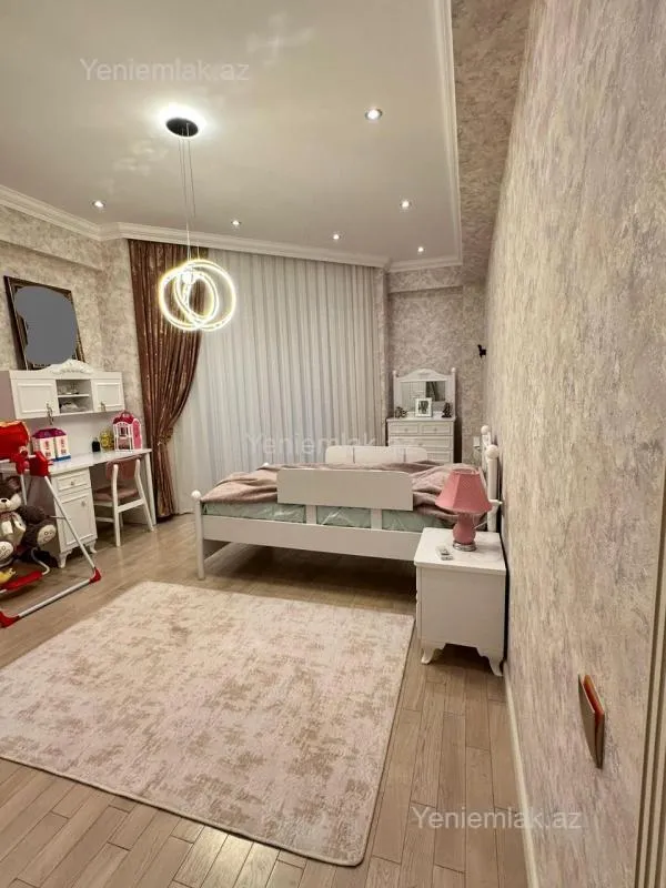 Satılır 3 otaqlı yeni tikili 196 m²