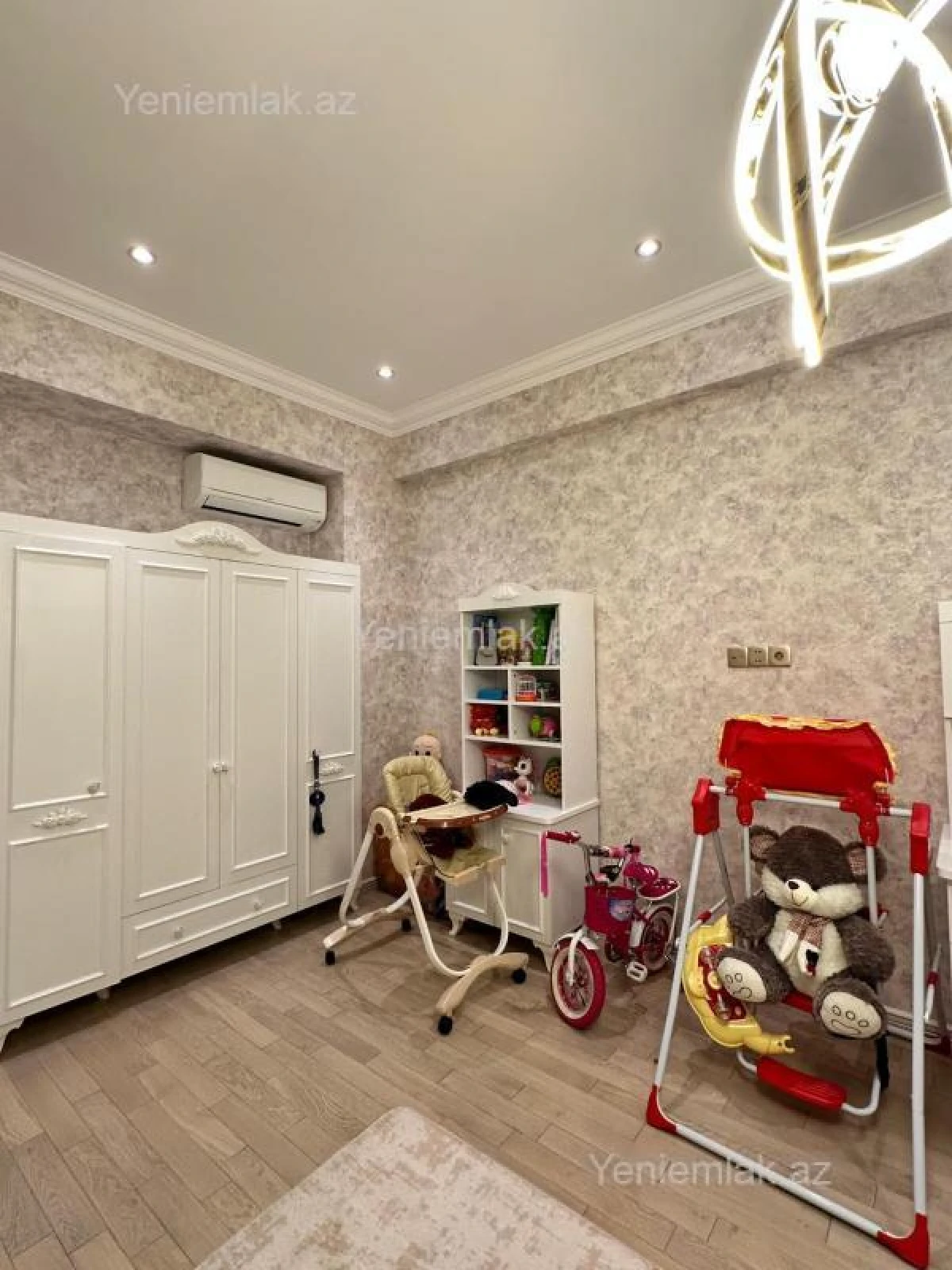 Satılır 3 otaqlı yeni tikili 196 m²