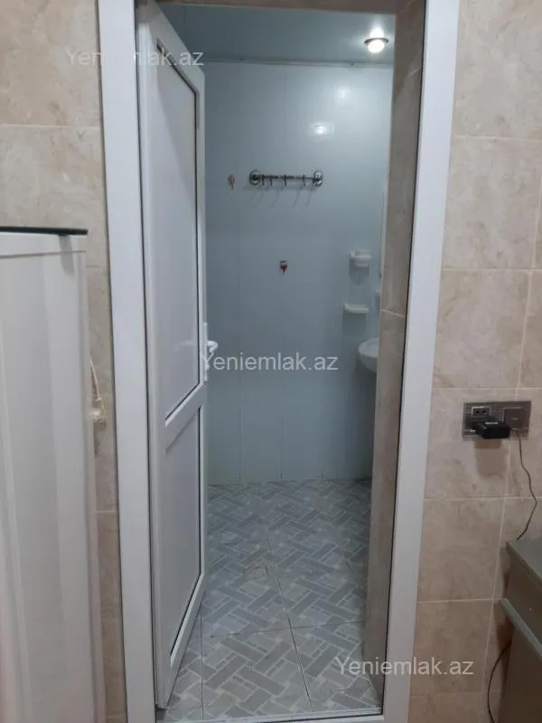 Satılır 2 otaqlı köhnə tikili 50 m²