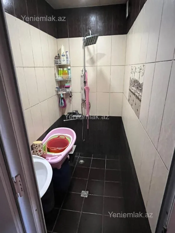 Satılır 5 otaqlı köhnə tikili 120 m²