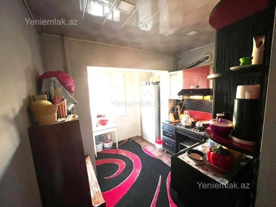 Satılır 5 otaqlı köhnə tikili 120 m²