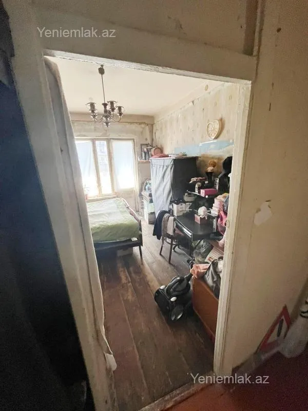 Satılır 5 otaqlı köhnə tikili 120 m²