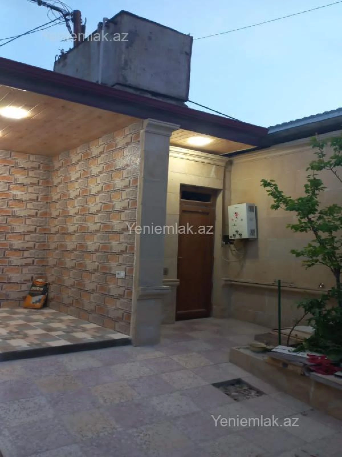 Satılır 8 otaqlı həyət evi 220 m²