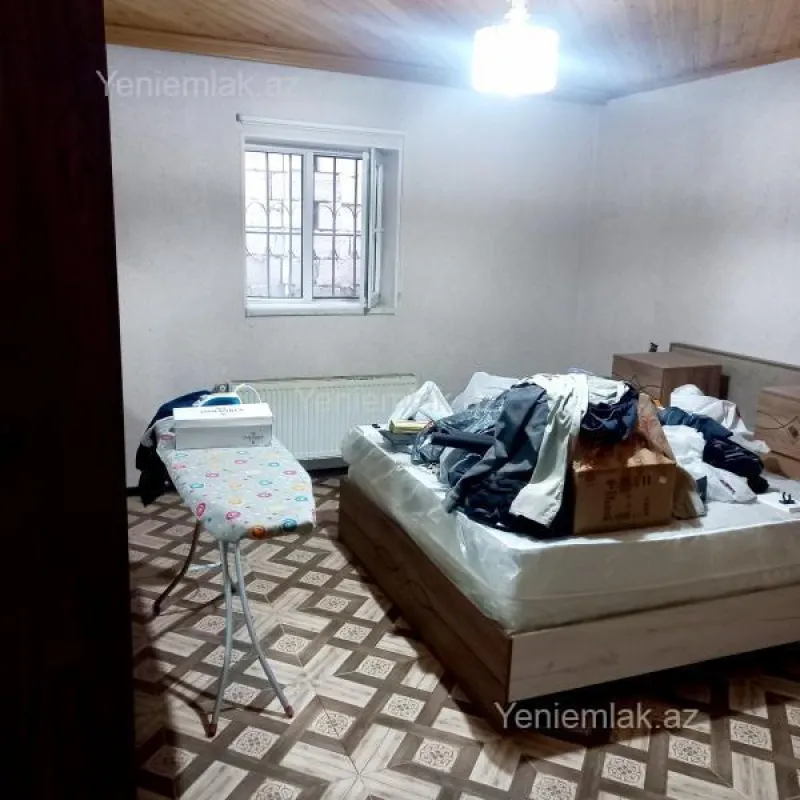 Satılır 8 otaqlı həyət evi 220 m²