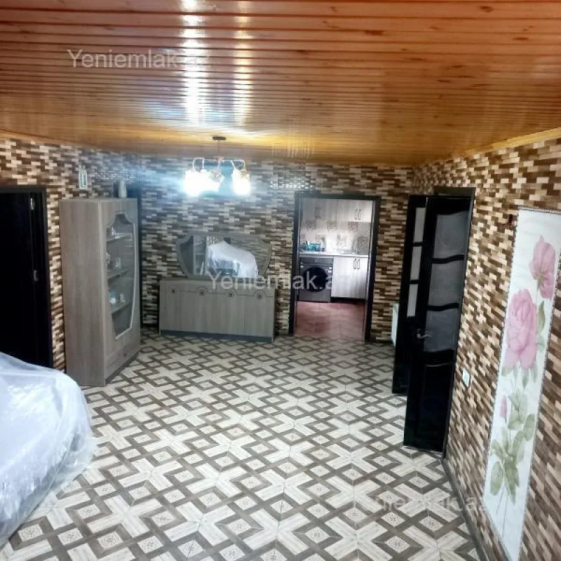 Satılır 8 otaqlı həyət evi 220 m²