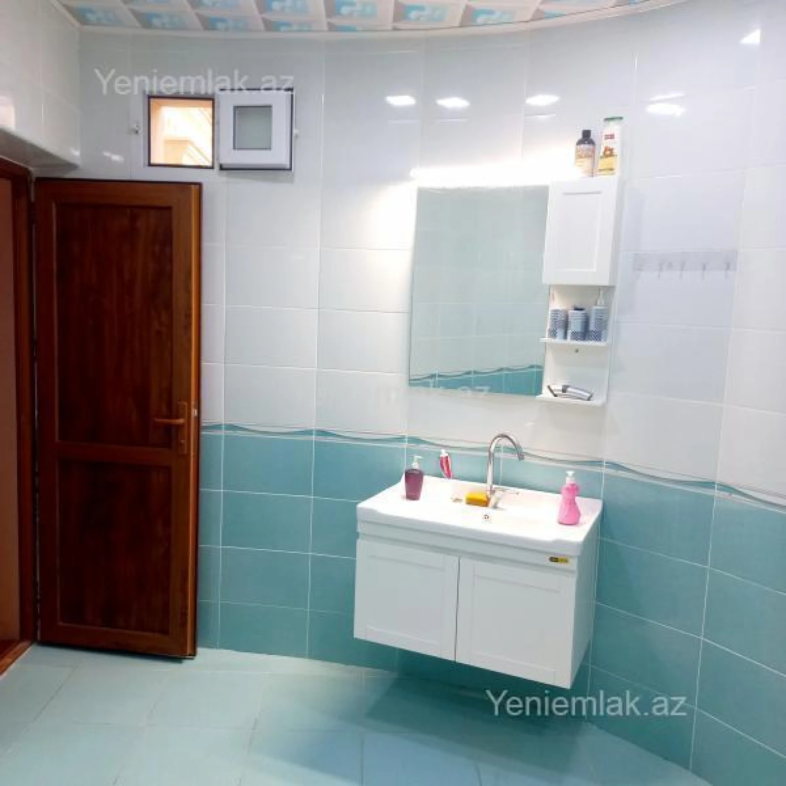 Satılır 8 otaqlı həyət evi 220 m²