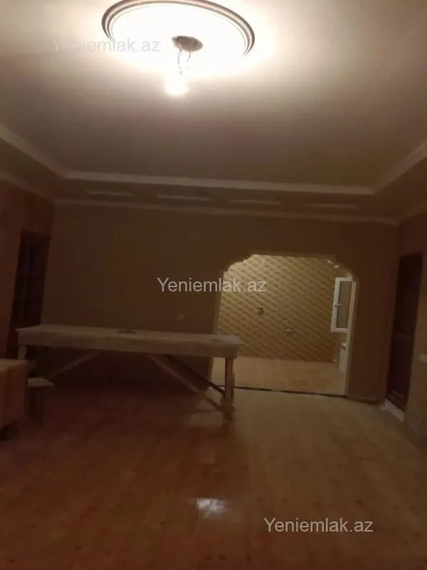 Satılır 8 otaqlı həyət evi 220 m²