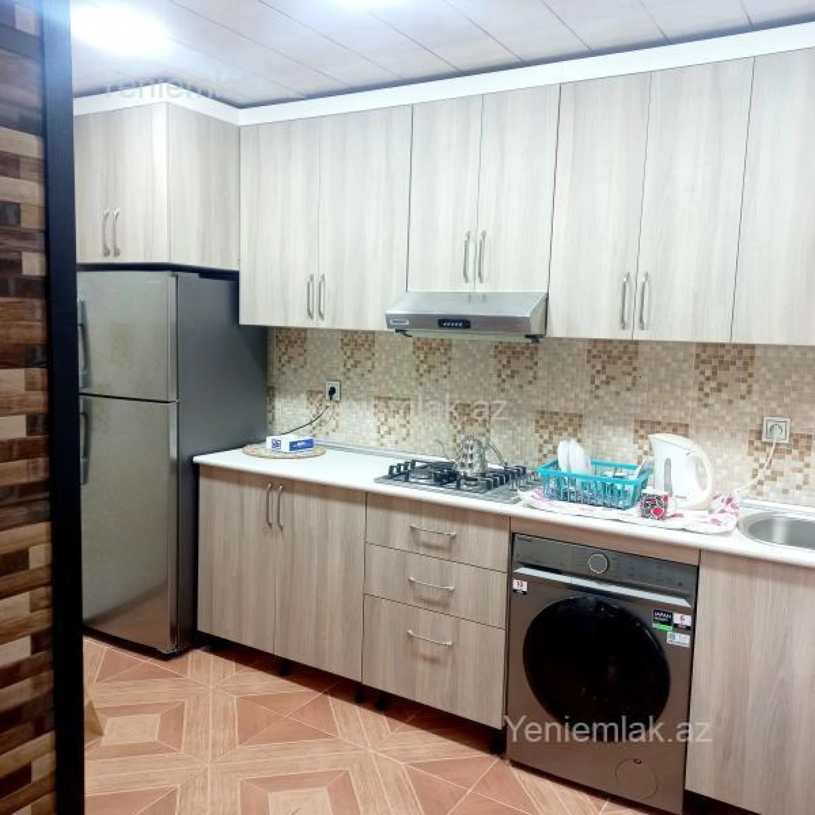 Satılır 8 otaqlı həyət evi 220 m²