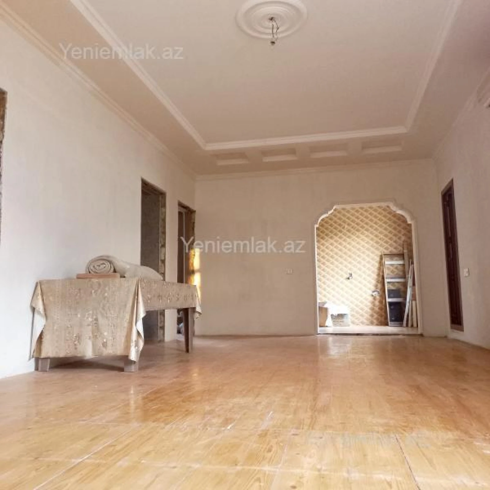 Satılır 8 otaqlı həyət evi 220 m²