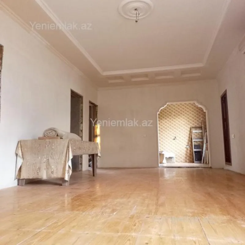 Satılır 8 otaqlı həyət evi 220 m²