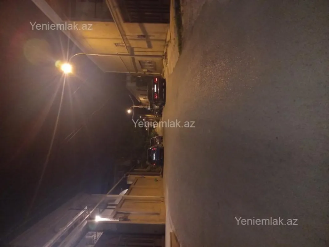 Satılır 8 otaqlı həyət evi 220 m²