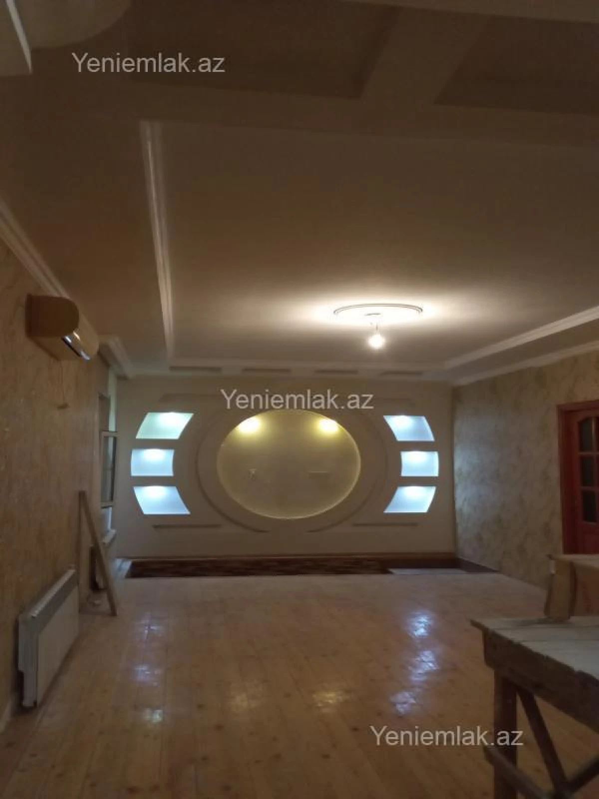 Satılır 8 otaqlı həyət evi 220 m²