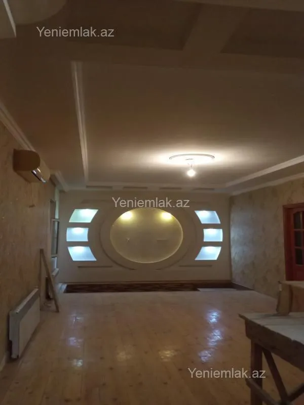 Satılır 8 otaqlı həyət evi 220 m²