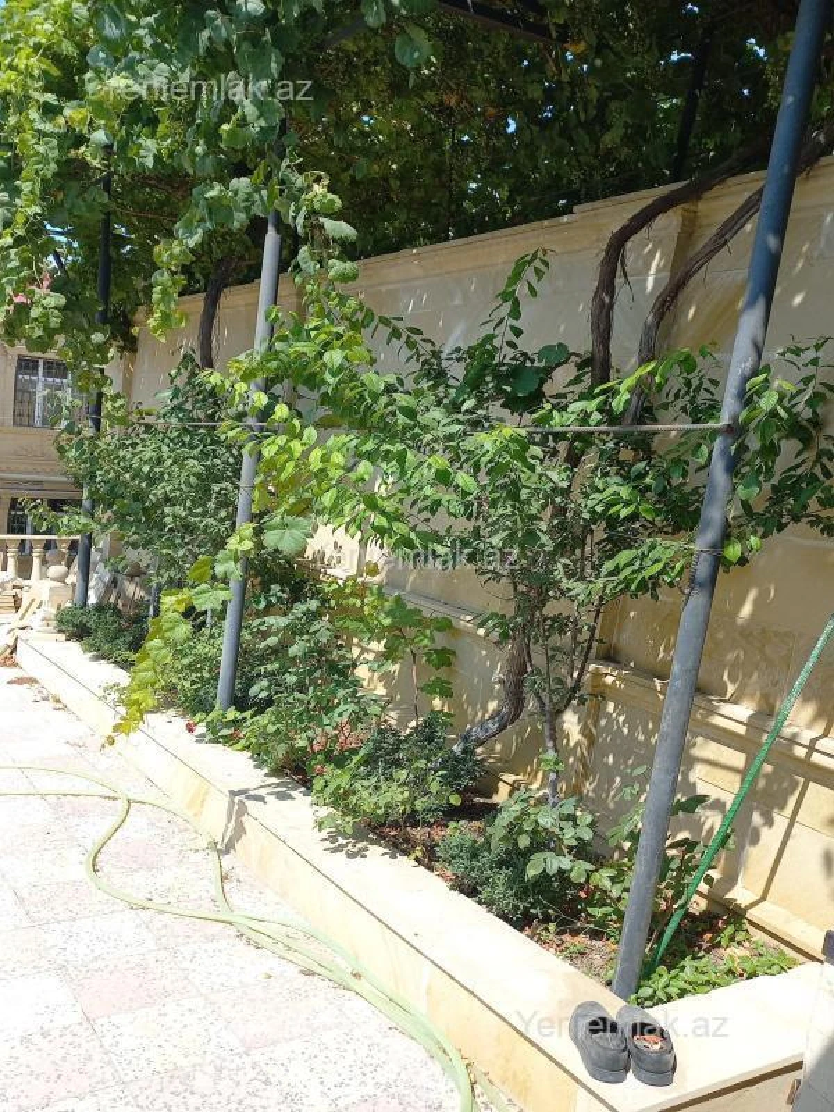 Satılır 8 otaqlı həyət evi 220 m²
