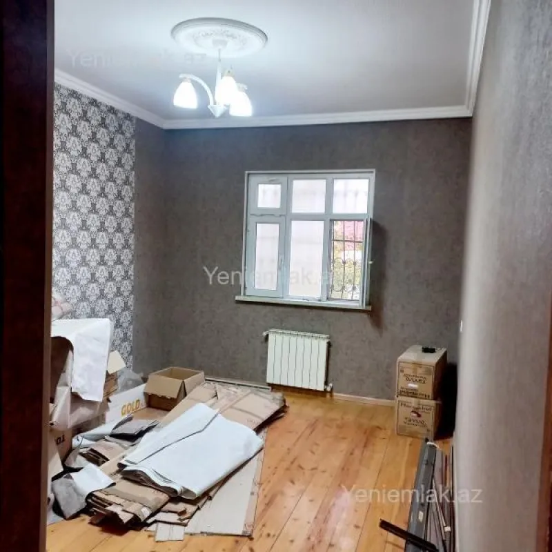 Satılır 8 otaqlı həyət evi 220 m²