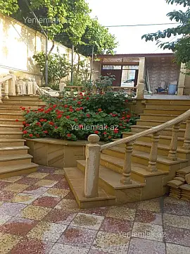 Satılır 8 otaqlı həyət evi 220 m²