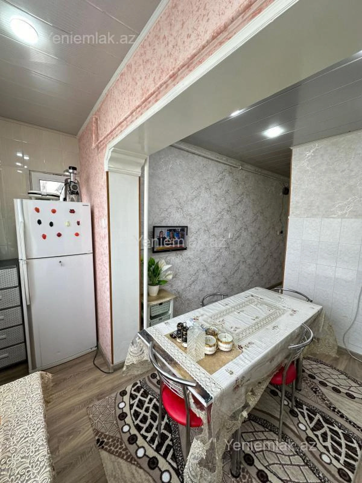 Satılır 2 otaqlı köhnə tikili 55 m²