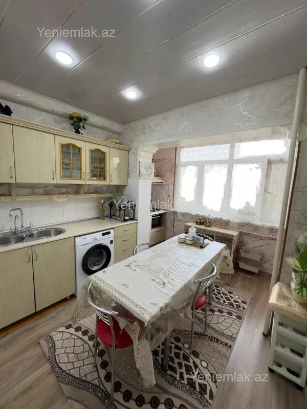Satılır 2 otaqlı köhnə tikili 55 m²
