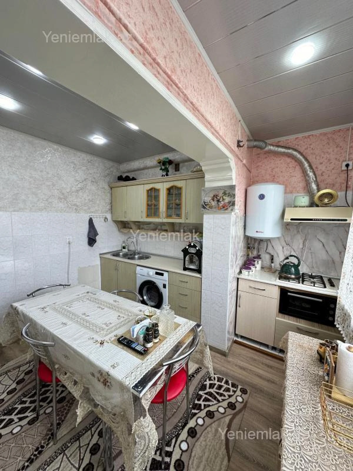 Satılır 2 otaqlı köhnə tikili 55 m²