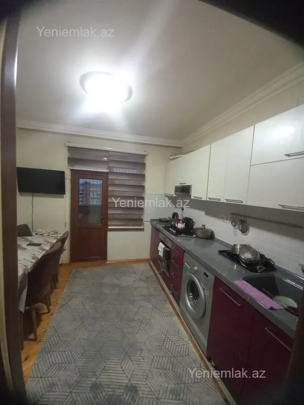 Satılır 4 otaqlı köhnə tikili 90 m²