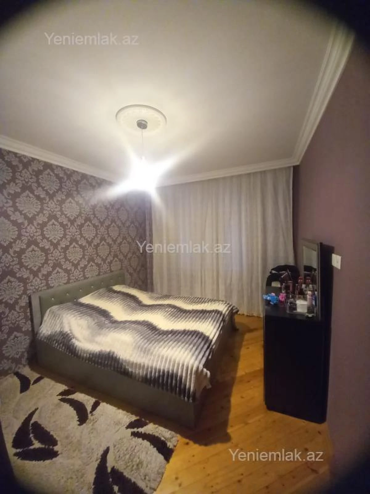 Satılır 4 otaqlı köhnə tikili 90 m²
