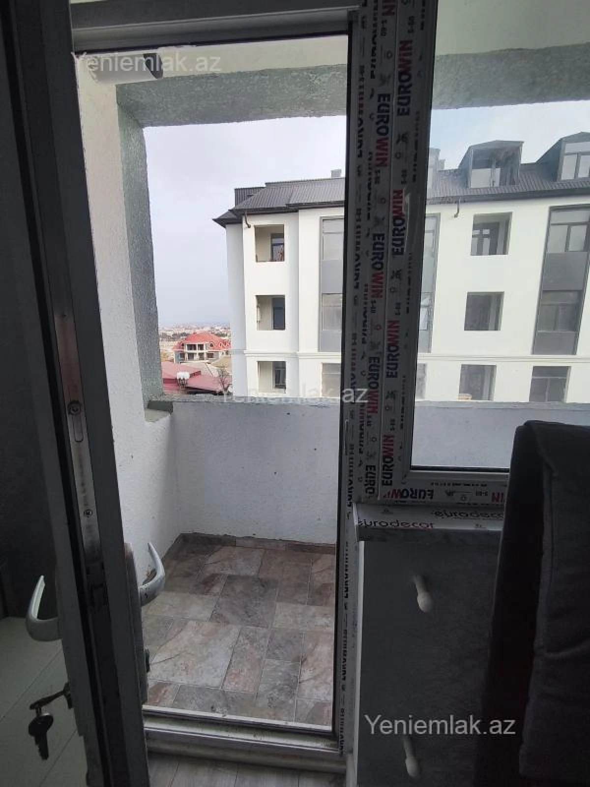 Satılır 3 otaqlı yeni tikili 60 m²