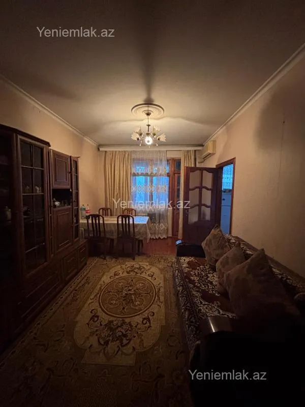 Satılır 2 otaqlı köhnə tikili 55 m²