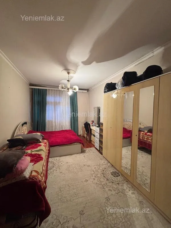 Satılır 2 otaqlı köhnə tikili 55 m²