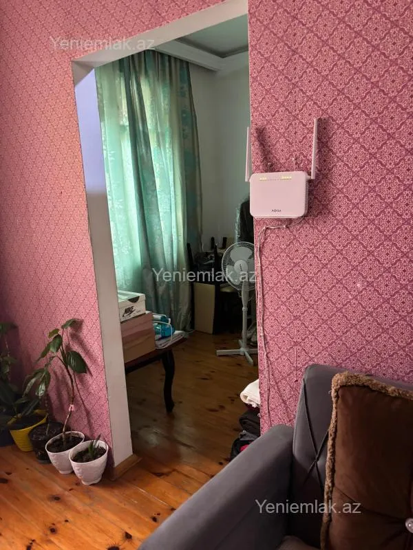 Satılır 1 otaqlı köhnə tikili 33 m²