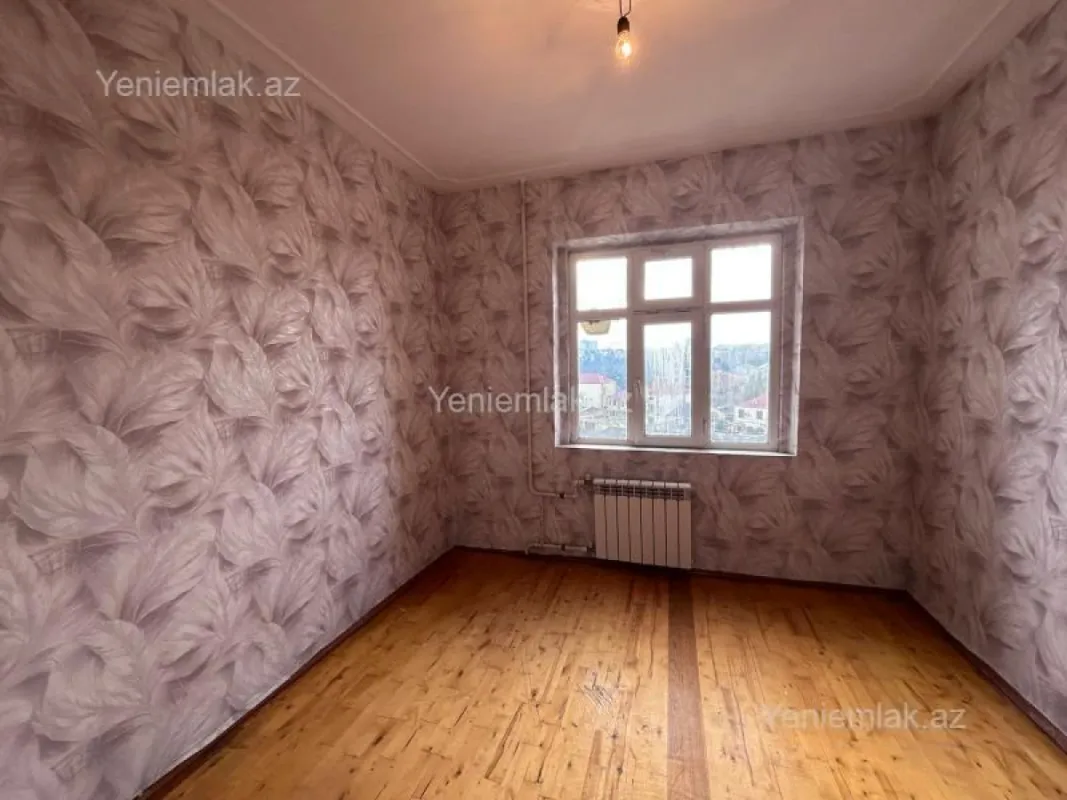 Satılır 3 otaqlı köhnə tikili 85 m²