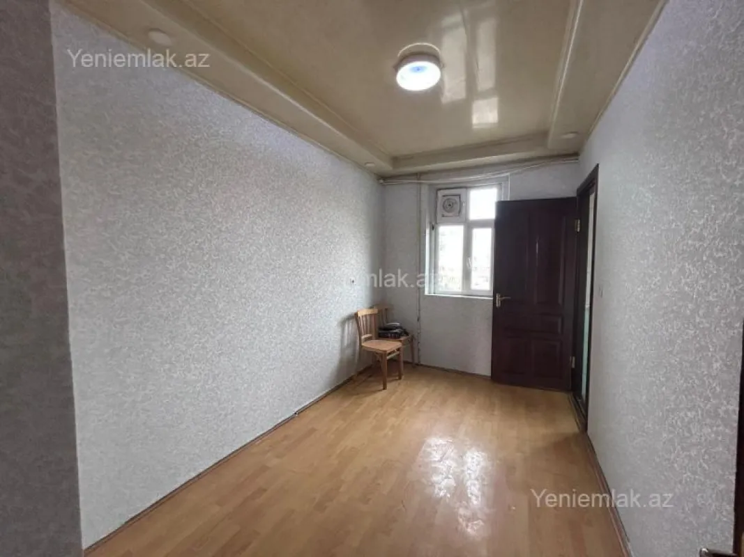 Satılır 3 otaqlı köhnə tikili 85 m²