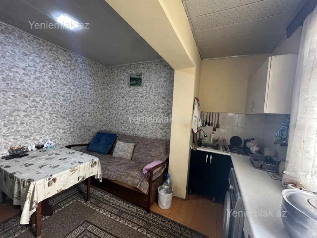 Satılır 2 otaqlı köhnə tikili 61 m²