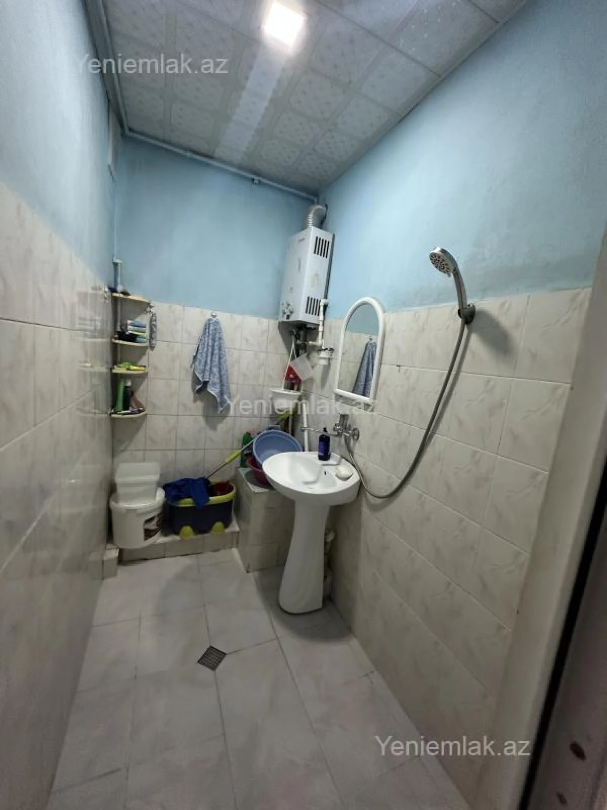 Satılır 2 otaqlı köhnə tikili 61 m²