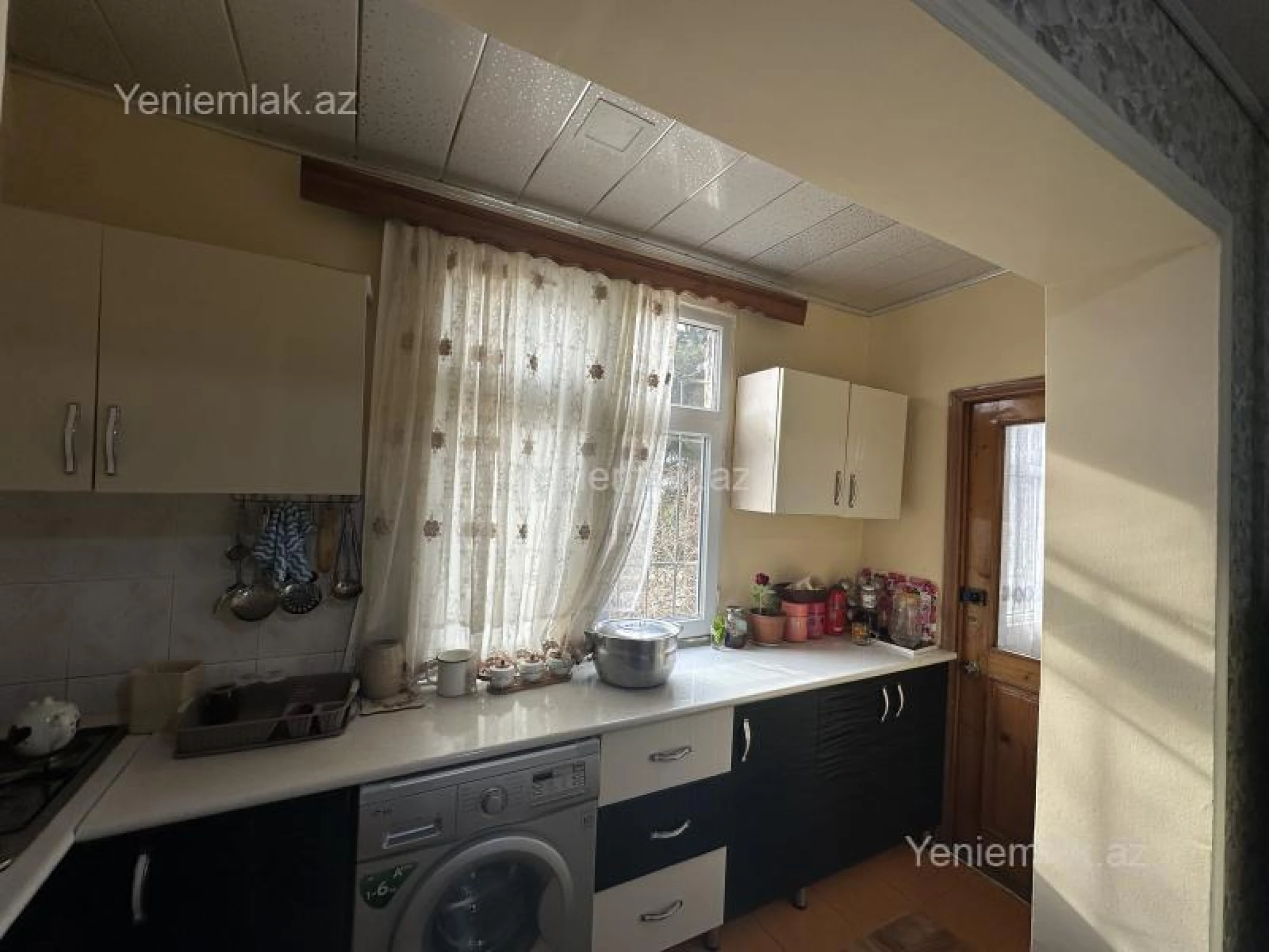 Satılır 2 otaqlı köhnə tikili 61 m²