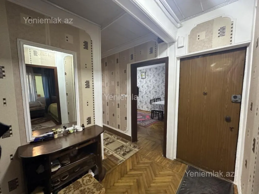 Satılır 2 otaqlı köhnə tikili 61 m²