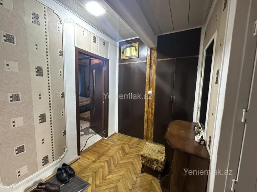 Satılır 2 otaqlı köhnə tikili 61 m²
