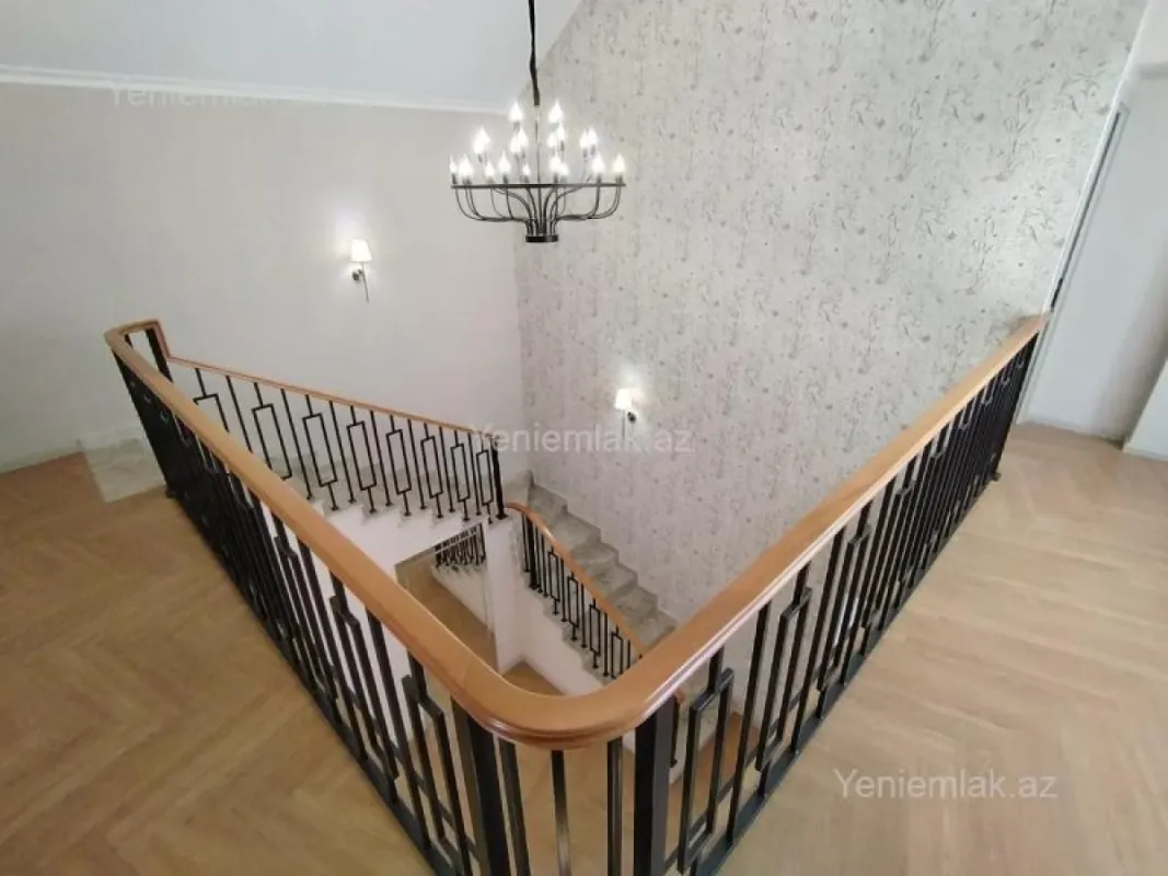 Satılır 4 otaqlı həyət evi 200 m²