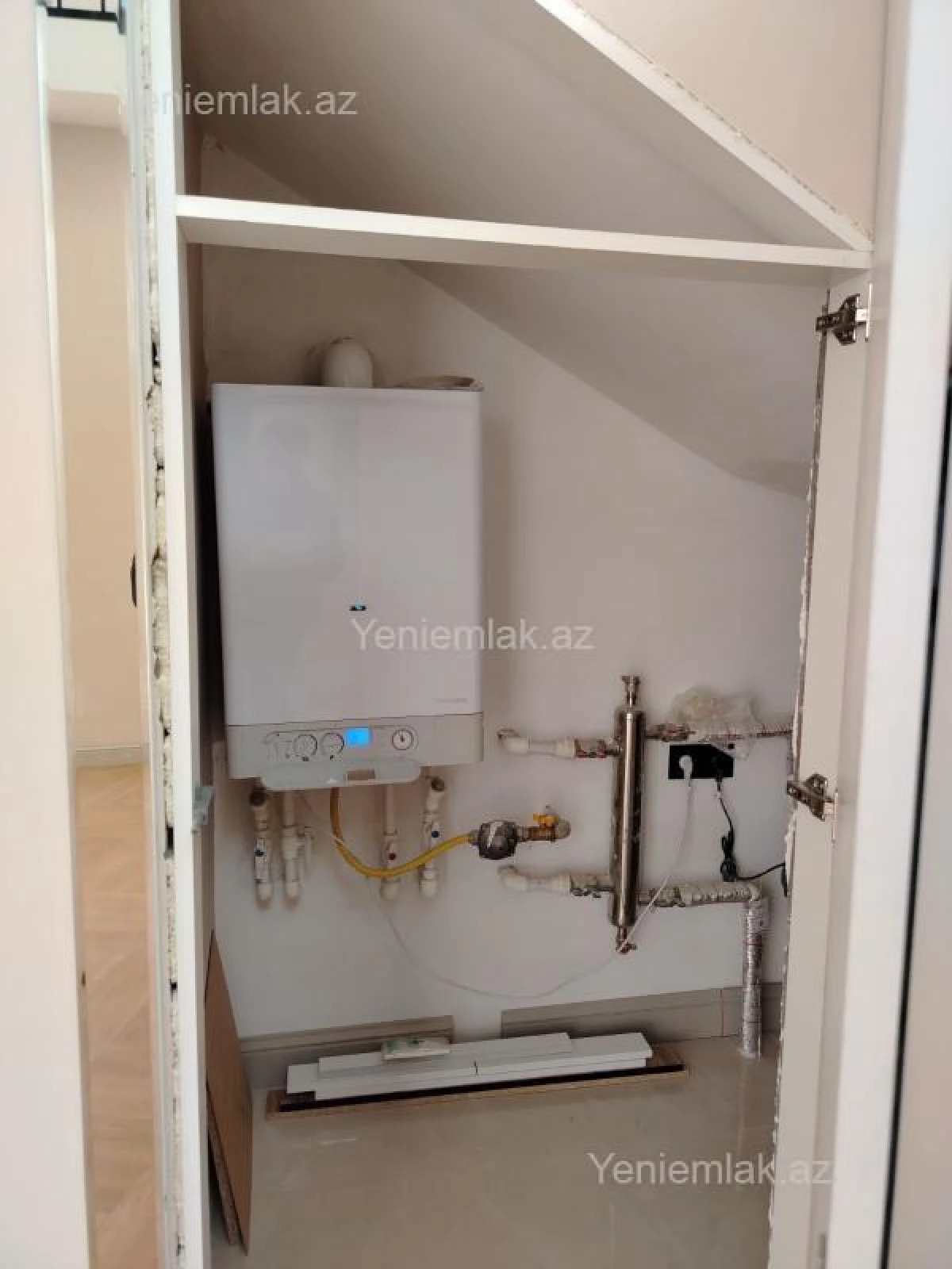 Satılır 4 otaqlı həyət evi 200 m²