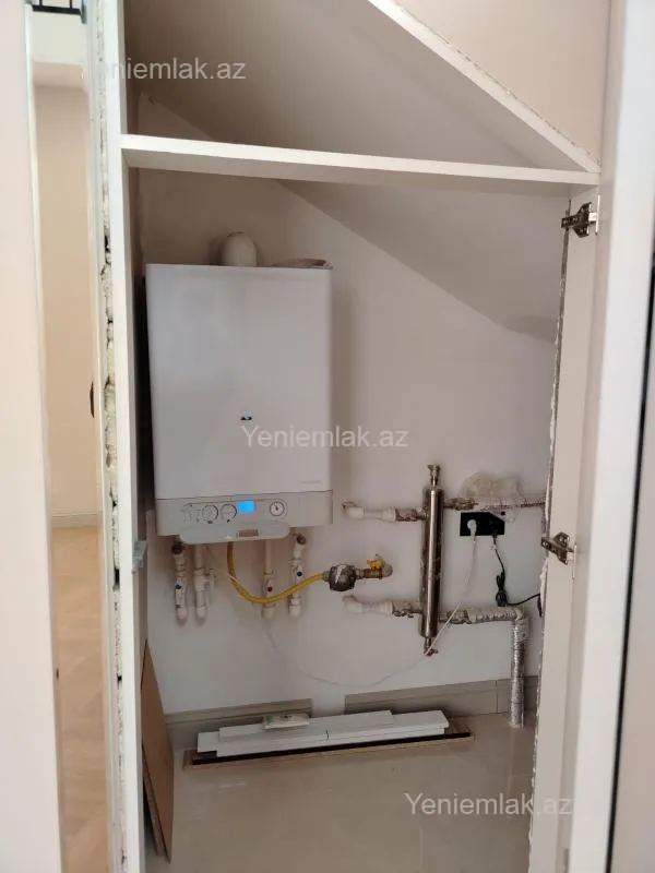 Satılır 4 otaqlı həyət evi 200 m²