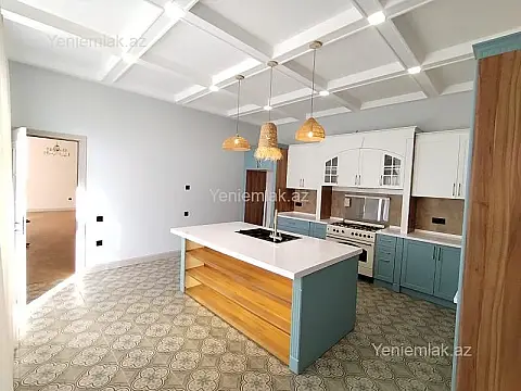 Satılır 4 otaqlı həyət evi 200 m²